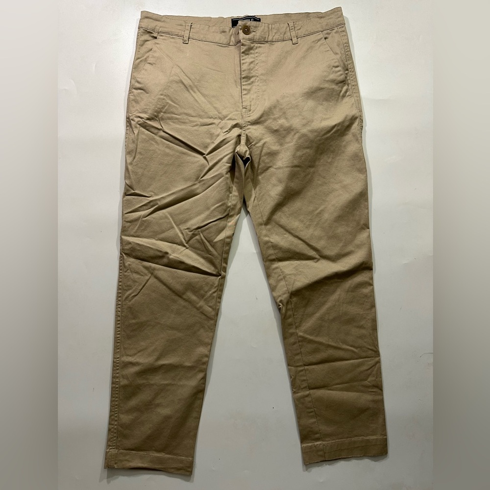 F21 cropped khaki pants